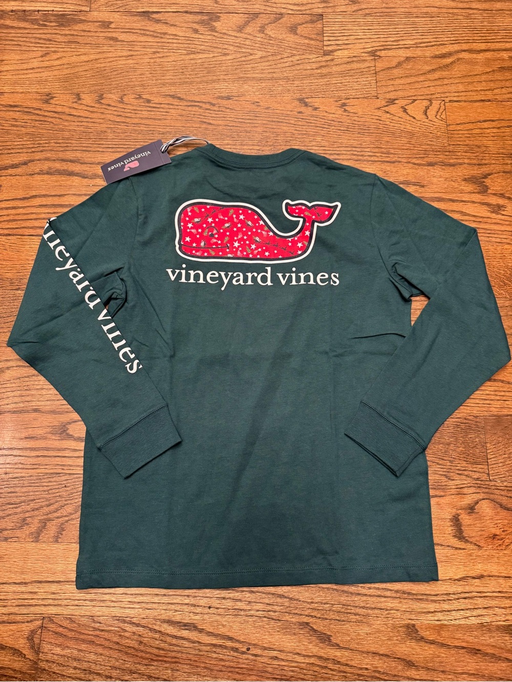 NWT Vineyard Vines Christmas Whale Long Sleeve Pocket Tee Green Size M